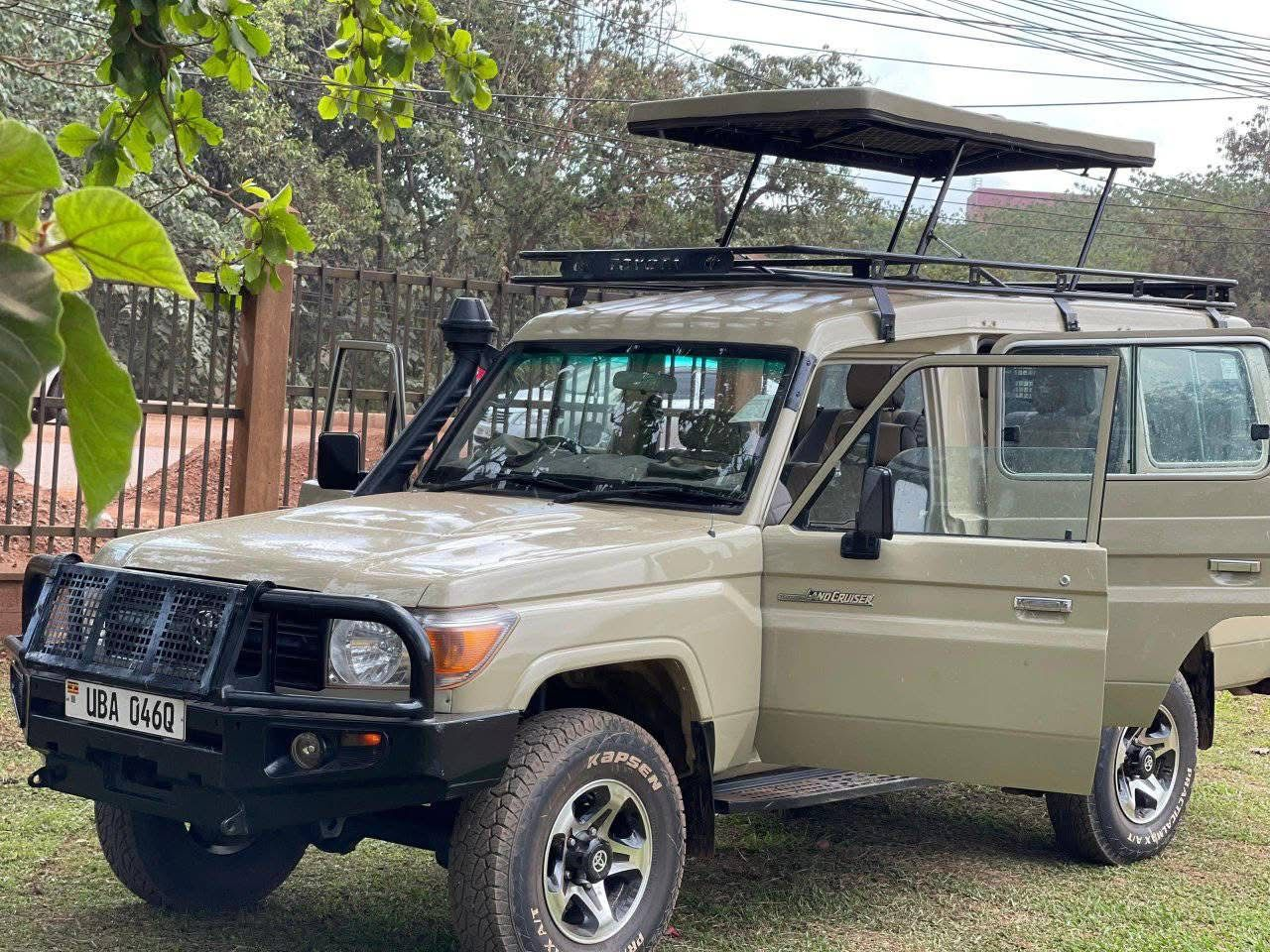 4x4 uganda in land cruiser
